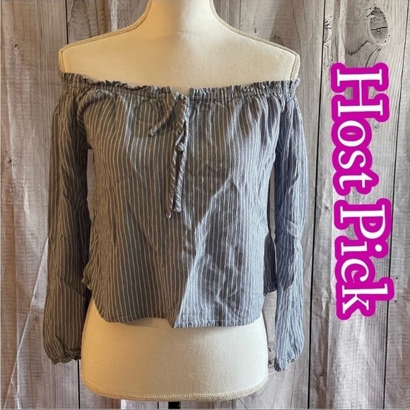 ✅HOST Pick✅ Hollister Off The Shoulder Cropped Top, Small - Picture 1 of 9